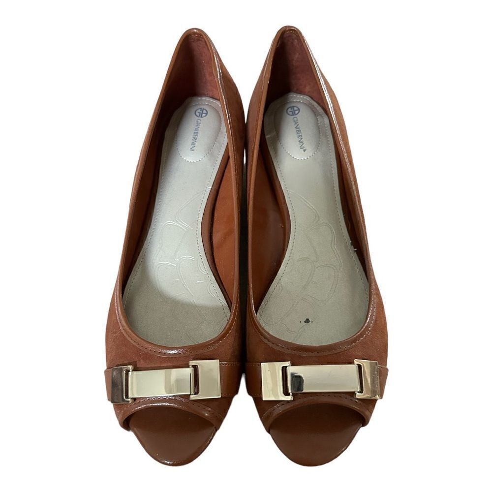 Giani Bernini Women’s Suede Peep-Toe Wedge Pumps in the Size 9M